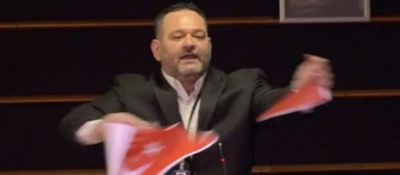 Γ.Λαγός: Συνεδριάζει η επιτροπή για την άρση της ασυλίας του για το σκίσιμο της τουρκικής σημαίας